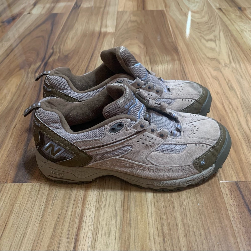 New Balance 643 All Terrain Beige Brown Suede Hiking Trail Shoes Womens Sz 7.5 - Picture 1 of 7